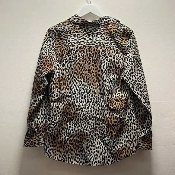 Chico’s Leopard Print Top - Picture 5 of 5